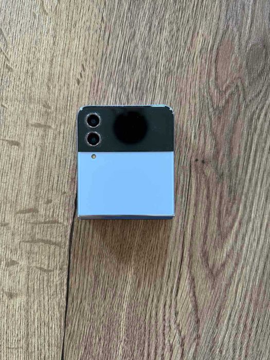 Samsung Galaxy Z Flip 4