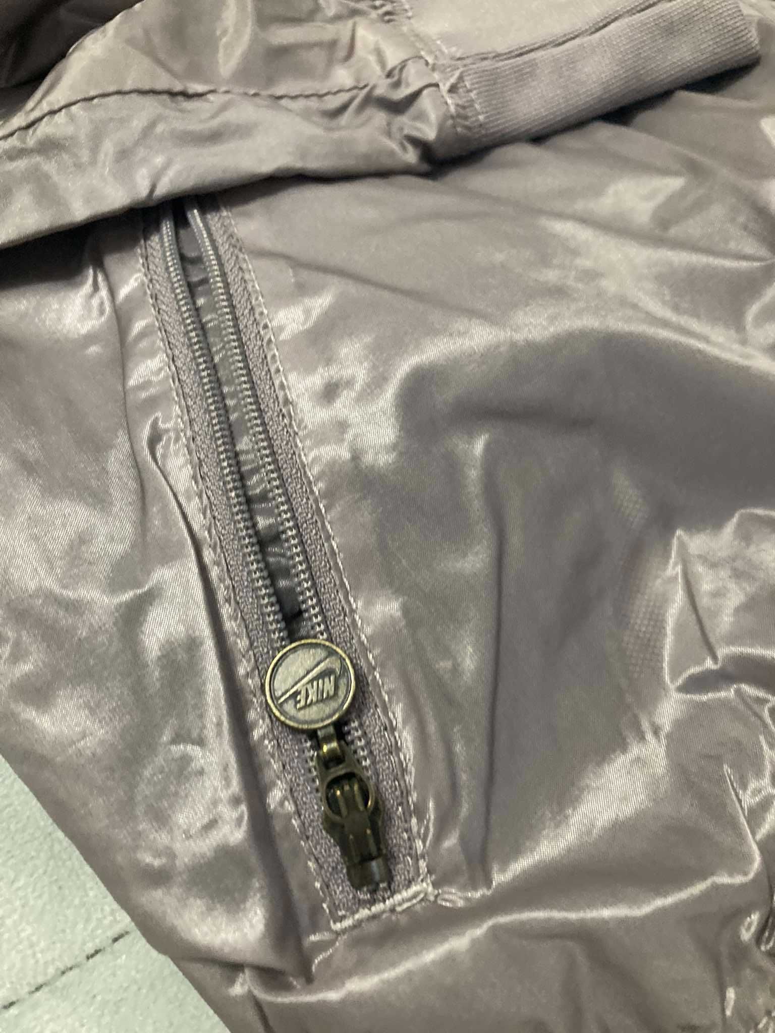 Nike оригинално сиво спортно яке