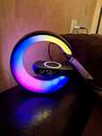 Интелигентна LED лампа и безжично зарядно устройство Bluetooth