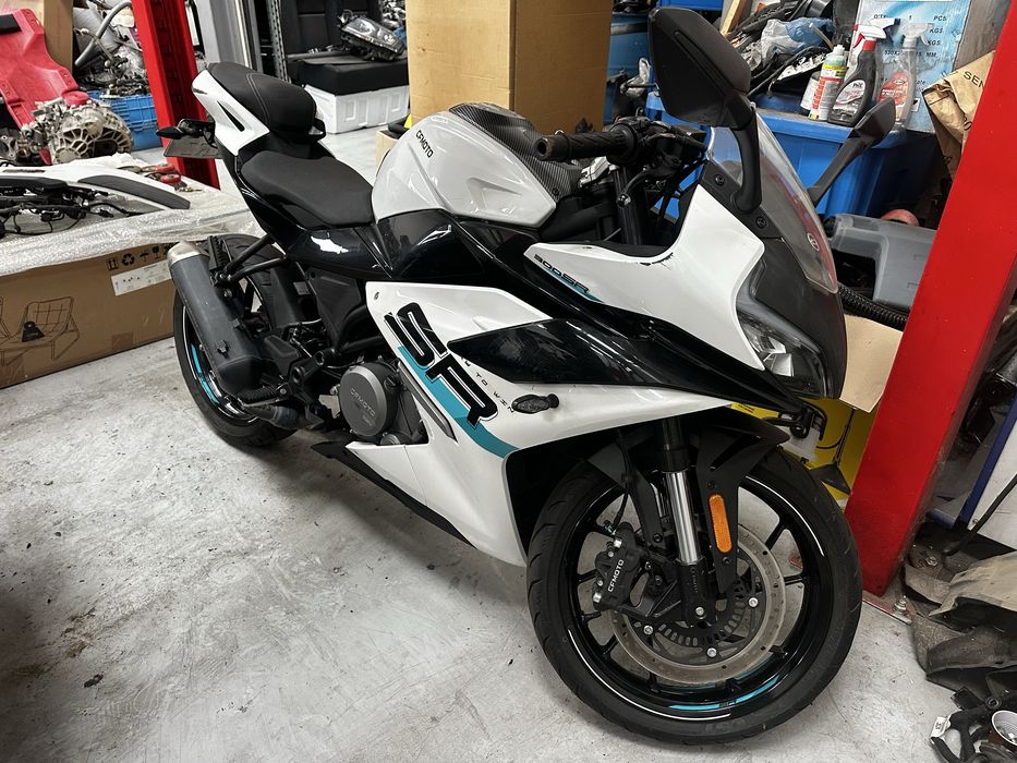 CFMoto 300 SR 2024