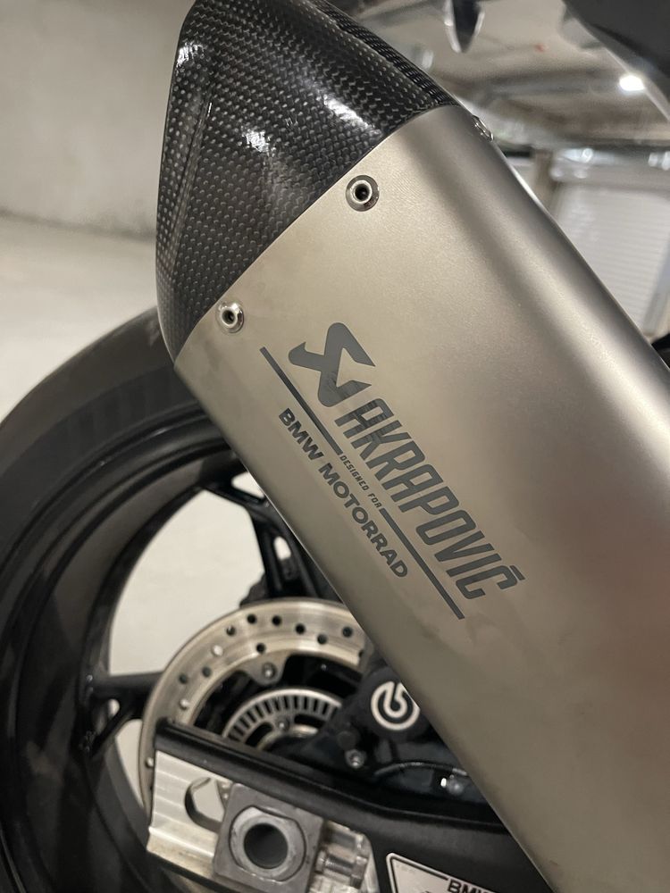 Akrapovic ауспух за бмв мотор