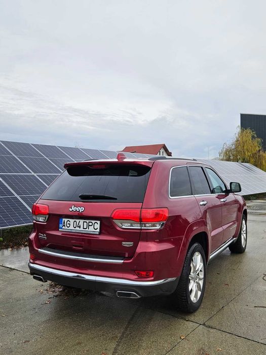 Jeep Grand Cherokee model Summit 2015