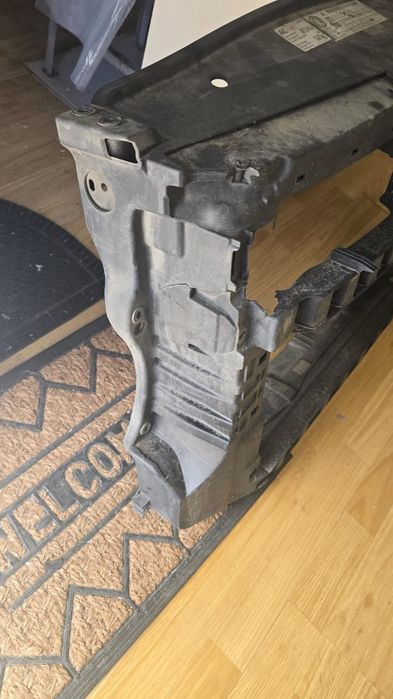 Piese VW Golf 6 trager aripa grila proiector