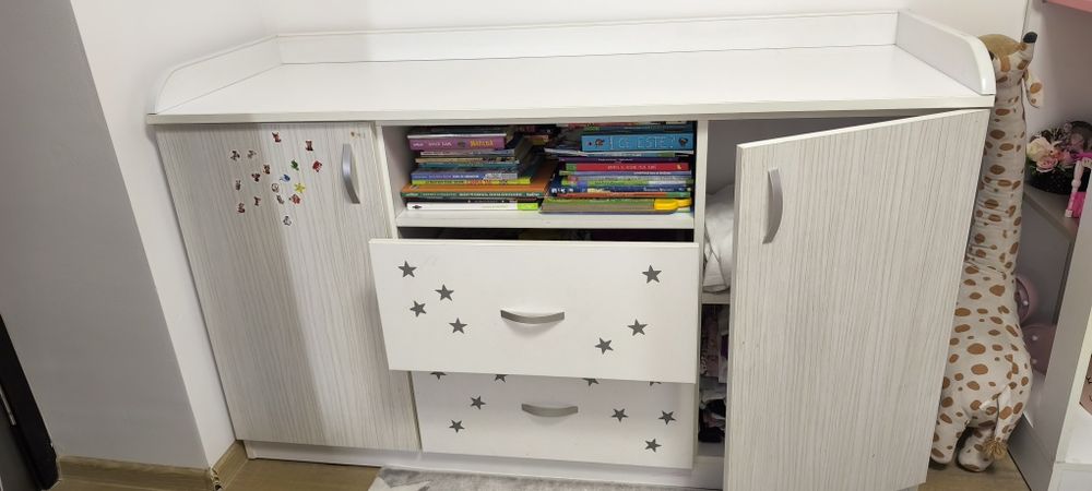 Comoda dormitor in condiții foarte bune