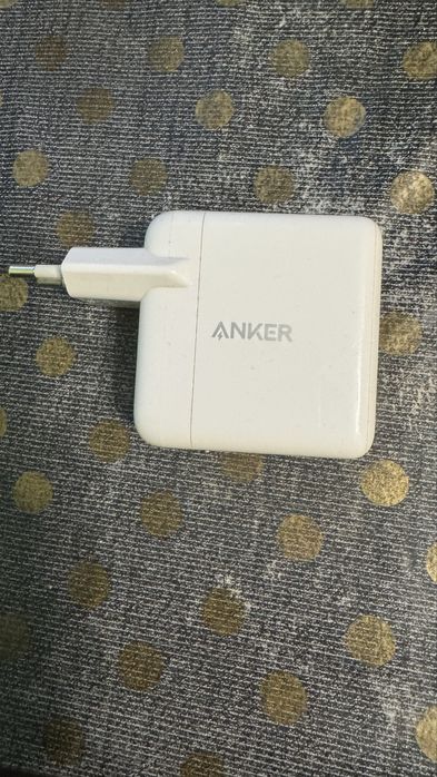 Зарядно устройство Anker 33W