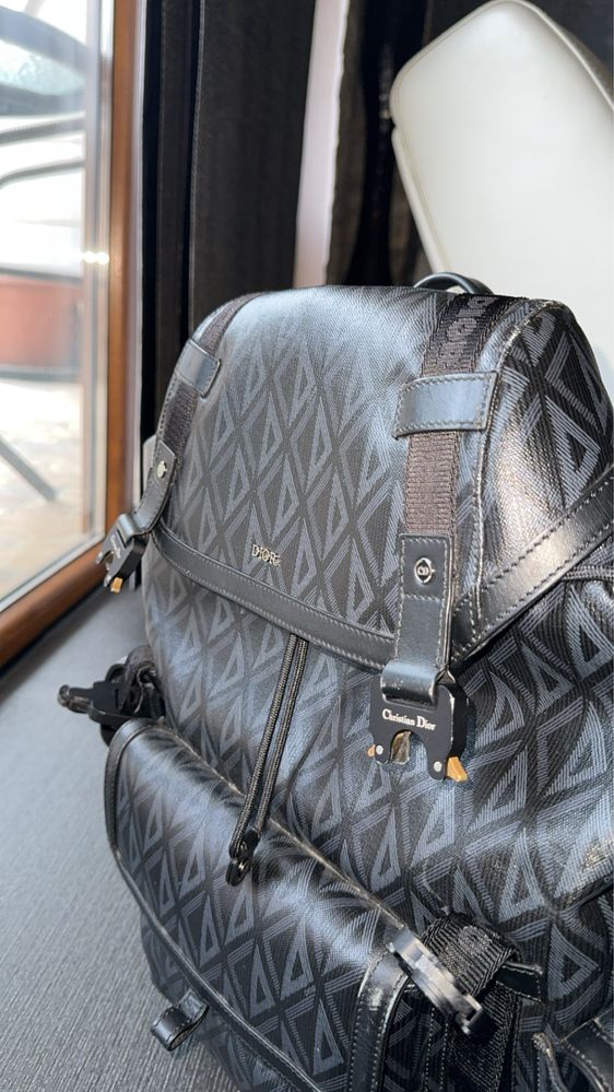 100% оригинална Large Dior Hit The Road Backpack