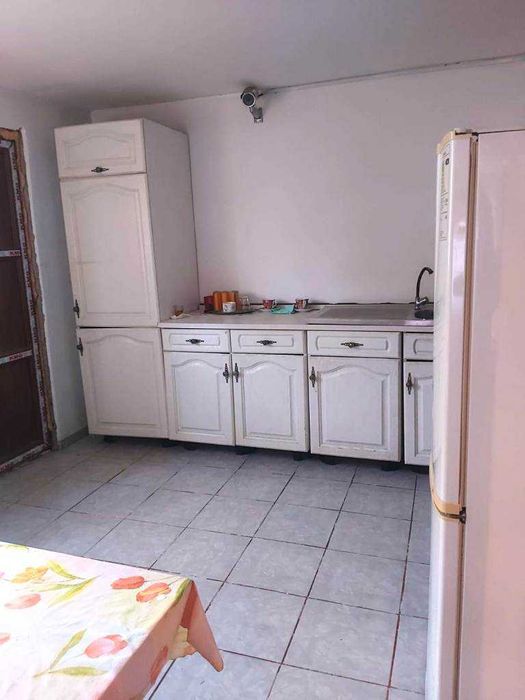 Casă cu teren generos în localitatea Pârscov