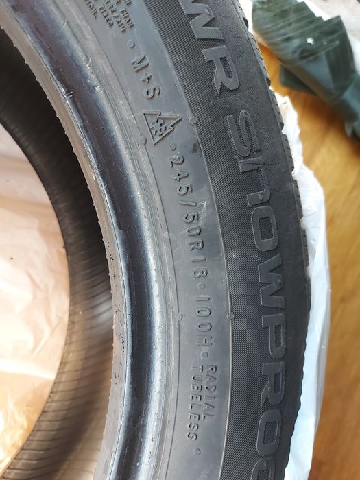Vand 2 cauciucuri 245/50/18