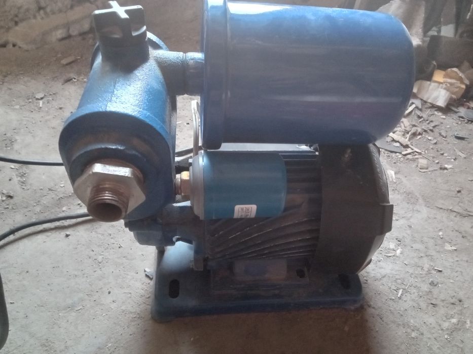 Вакуумный насос работает