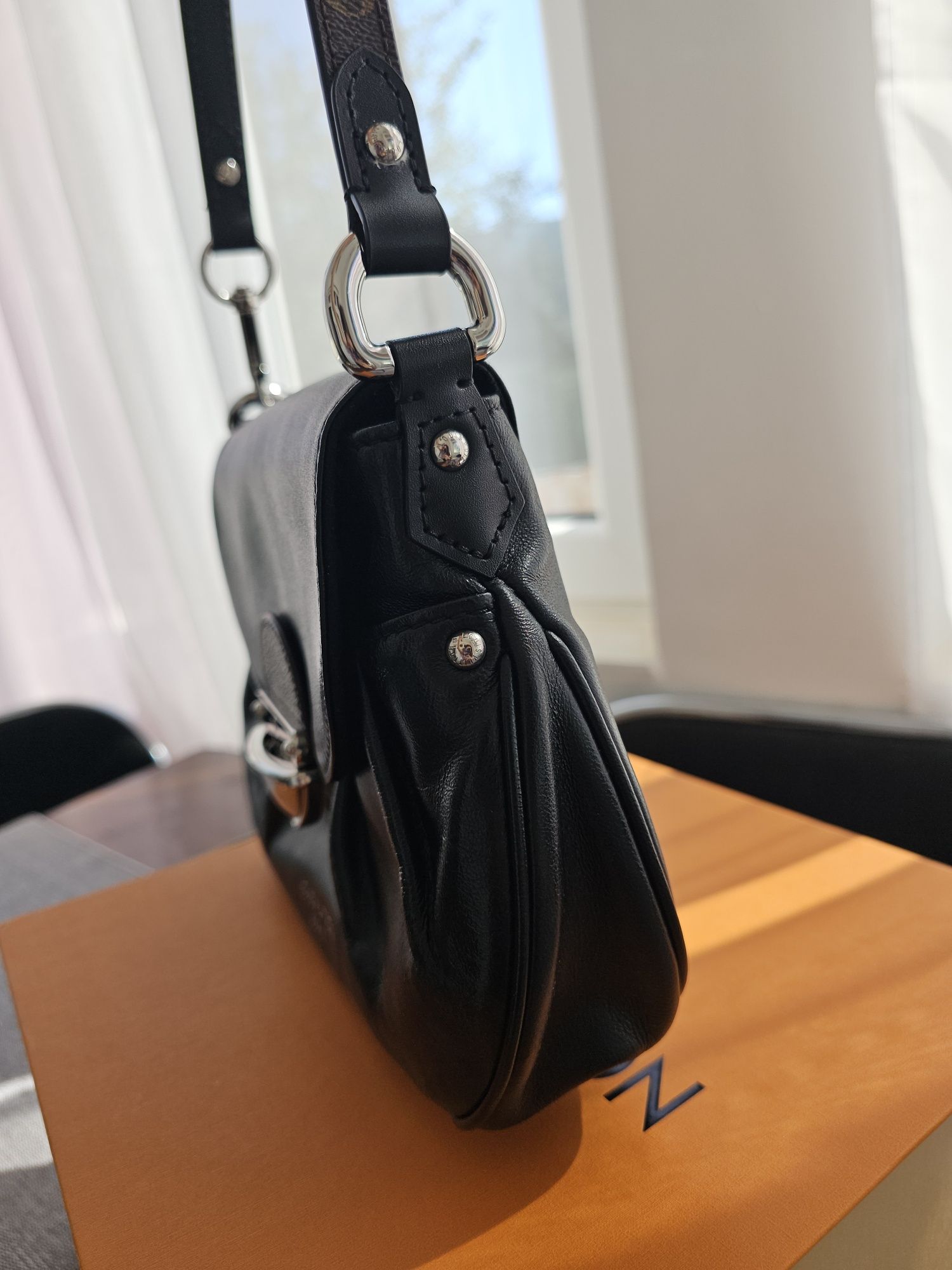 Geanta Louis Vuitton Sunset Vibe, piele naturală de miel, preț fix
