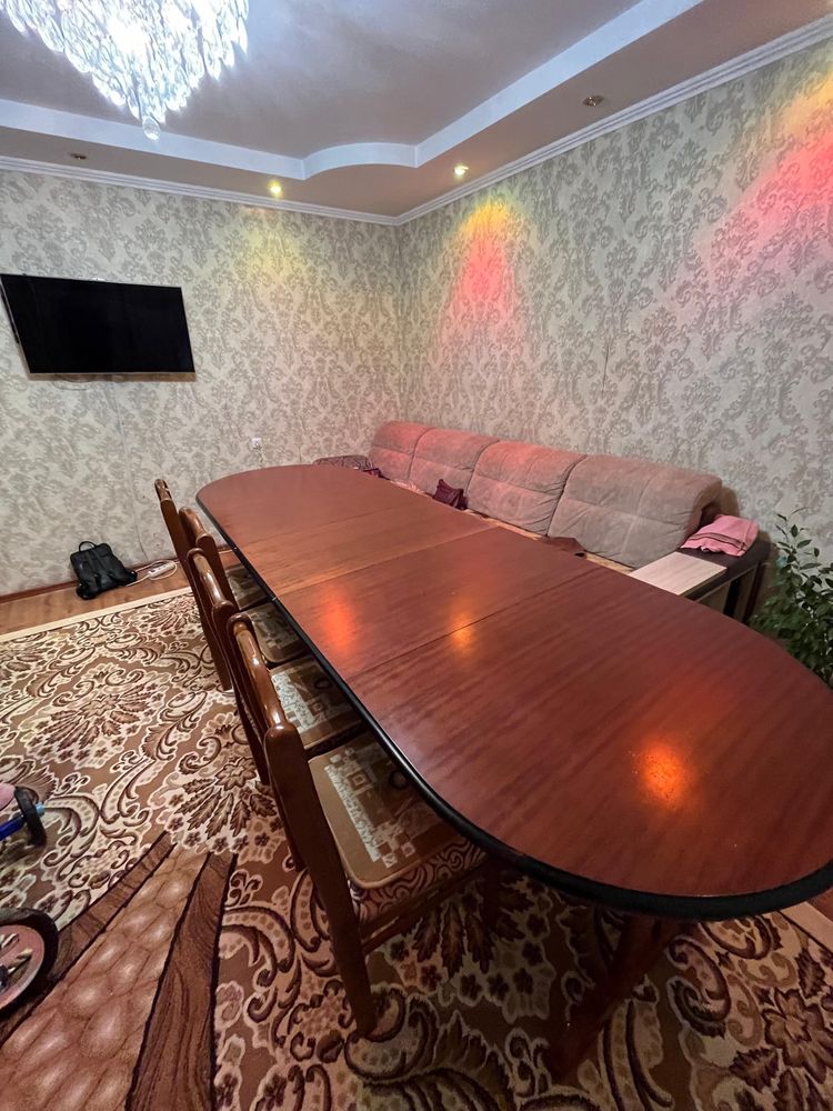 Продам стол и стульев