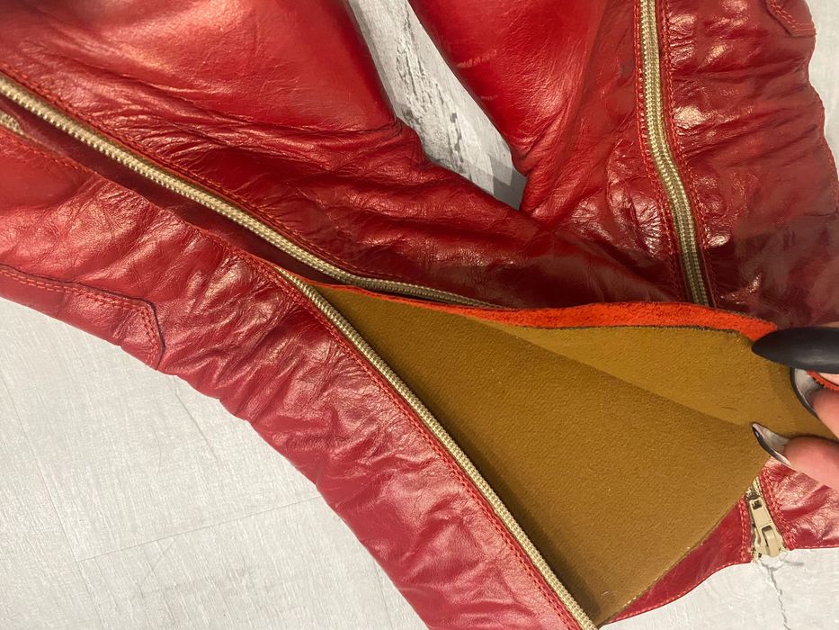 Червени елегантни ботуши на ток