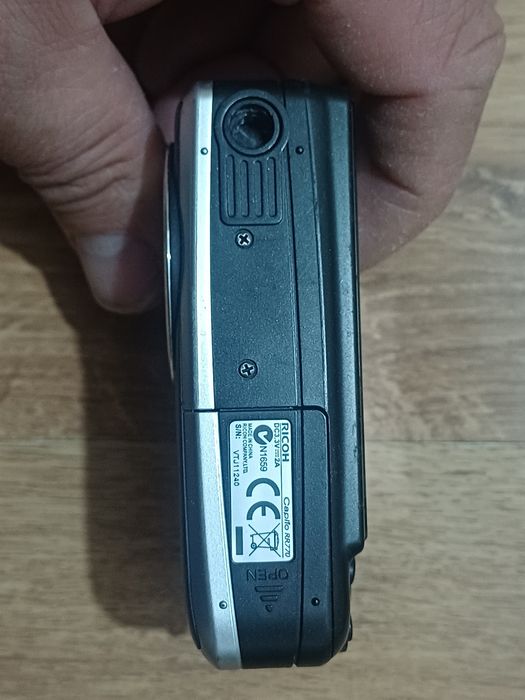 Aparat foto digital Ricoh Caplio RR770
Este perfect functional
Foloses