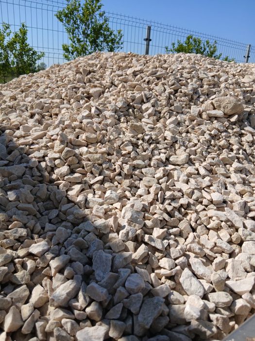 Piatra decorativa alb crem din calcar