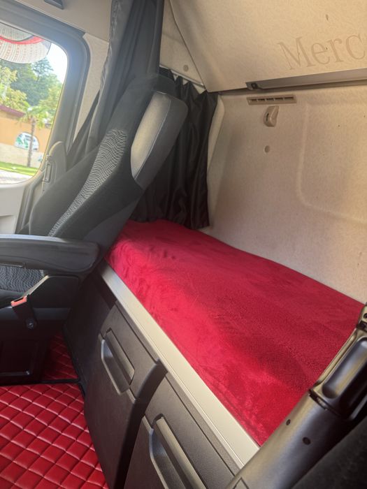 Mercedes Actros 1848