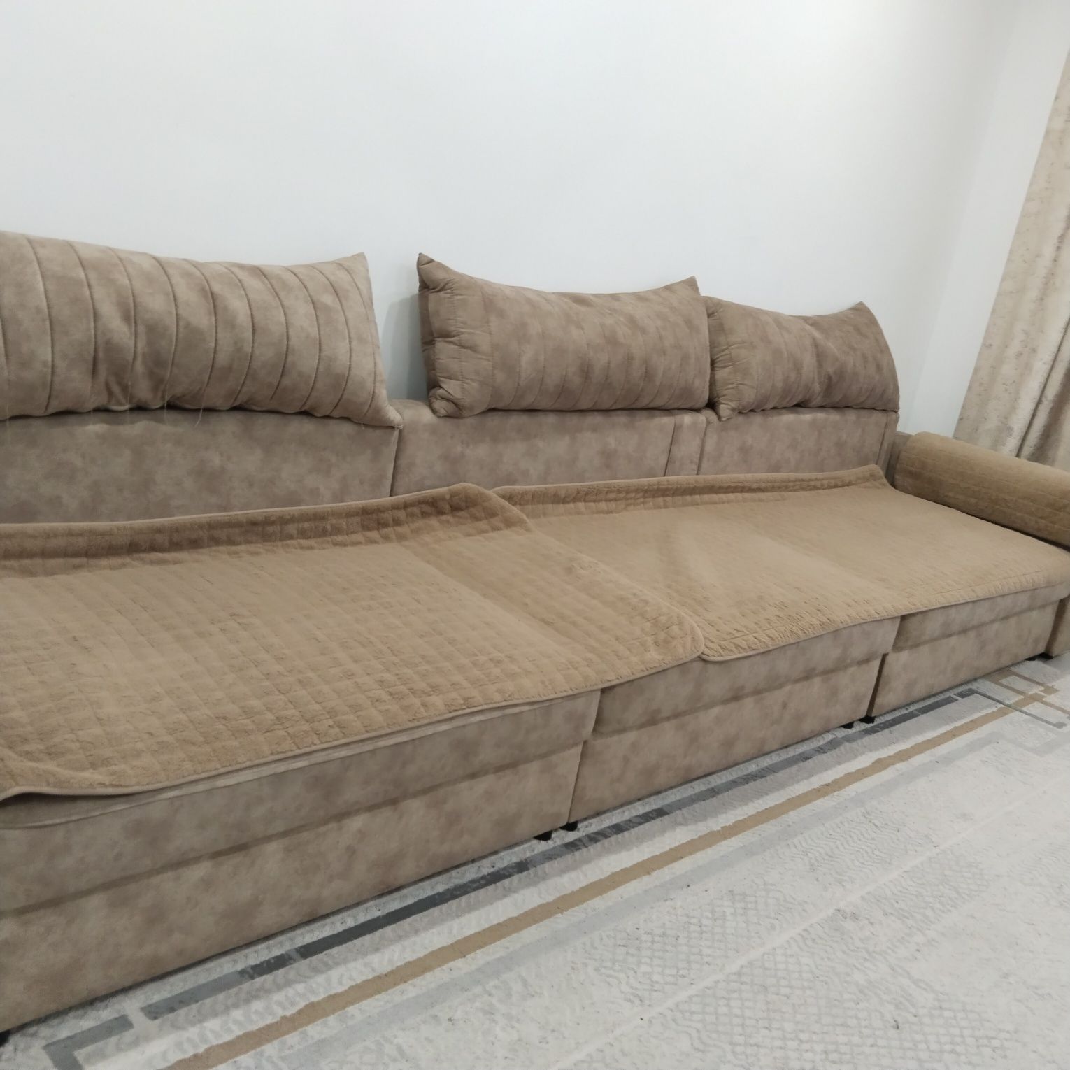 Продам диван тик так раскладной,3 нищи для белья,(разбирается легко)