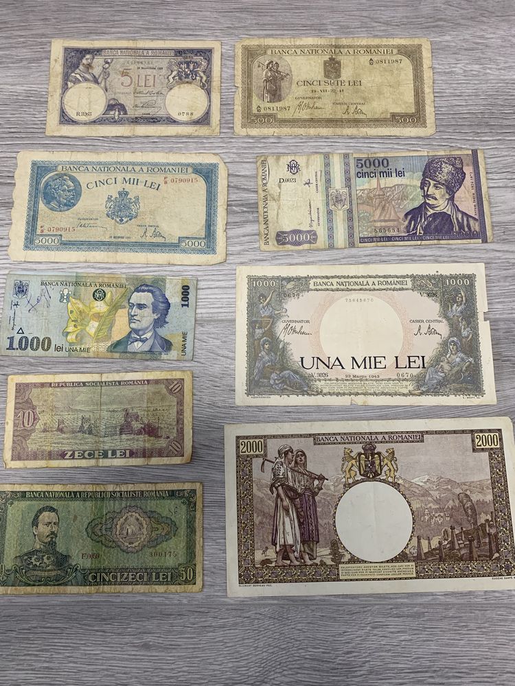 Vînd bani vechi an 1942 1943 ce se vede în poze