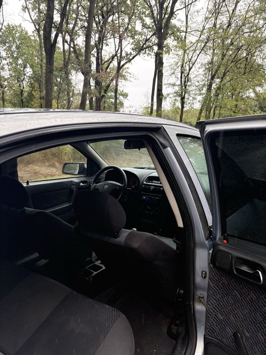 Vand Opel Astra G 1.6 8V benzina