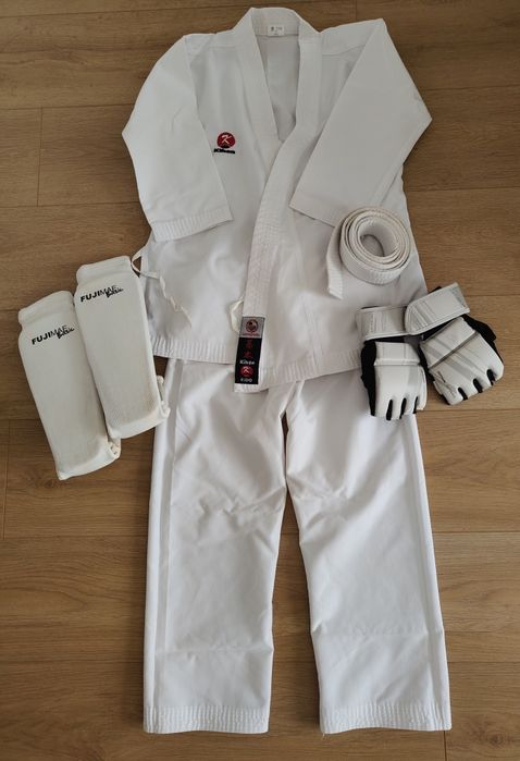 Кимоно и протектори за карате за 6-7г
