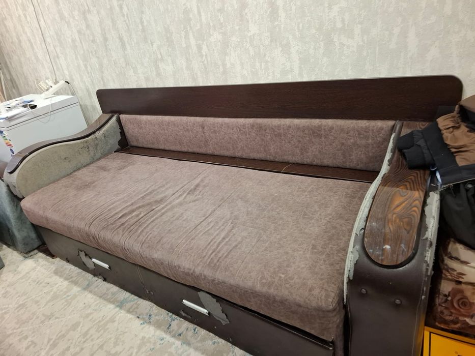 Продаём диван три в одном. Диван, стол, кровать