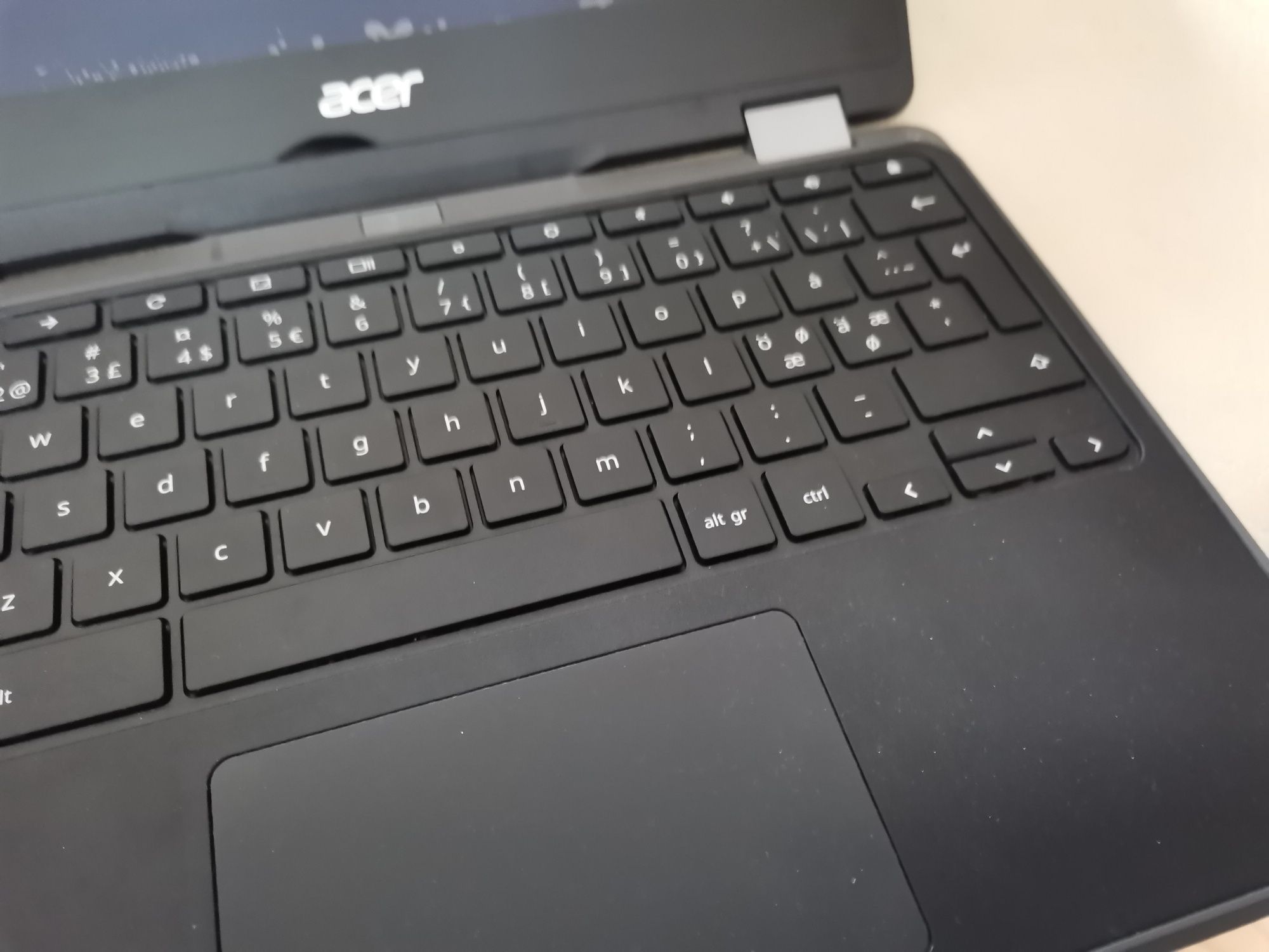 Chrome Book acer R751