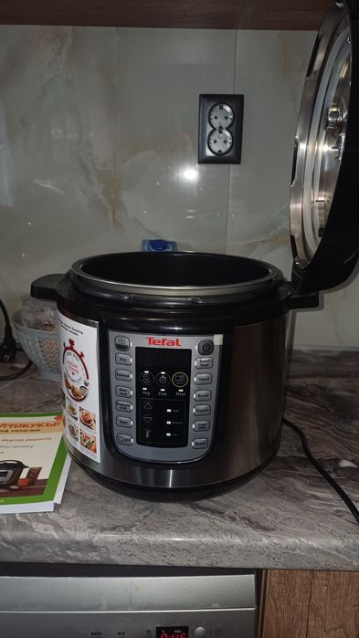 Мултикукър на Тефал