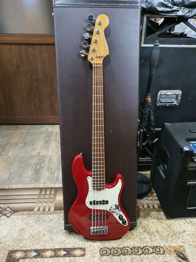 Fender Jazz Bass Deluxe 5-string