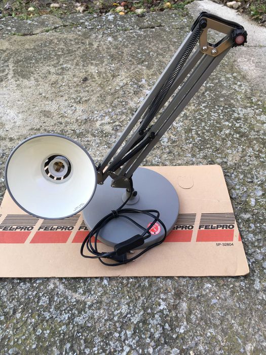 немска , разтегателна работна лампа "Nino"