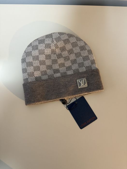 Caciula Louis Vuitton