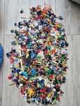 Vand figurine lego ninjago si multe altele cu tot cu accesorii