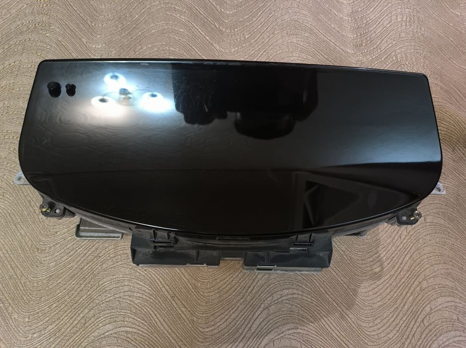 Приборная панель щиток приборов Mitsubishi Diamante
моделью
Diamante п