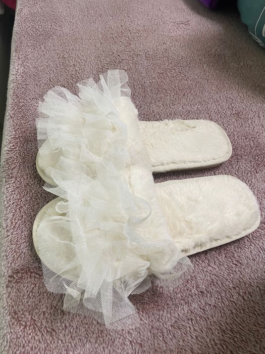 Șlapi pufoși de casă