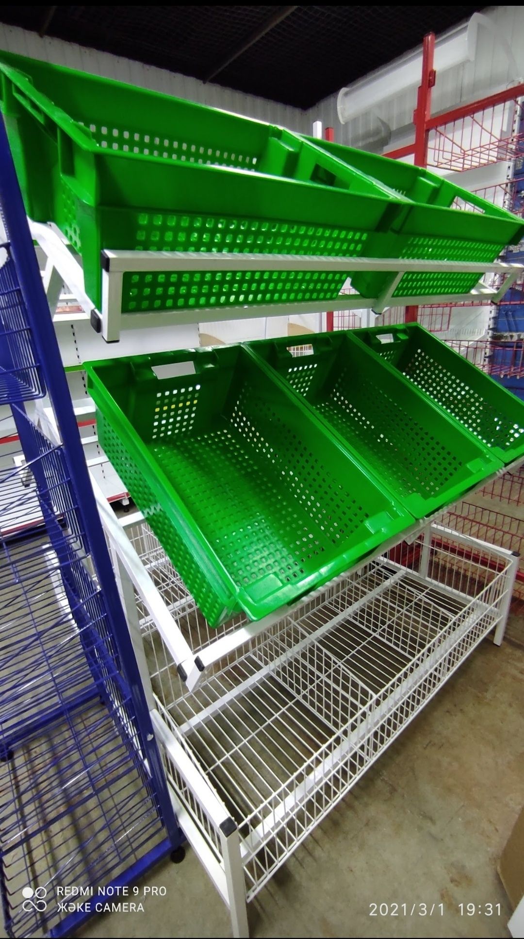 Стеллаж металлические полки для магазина овощные хлебный корзины