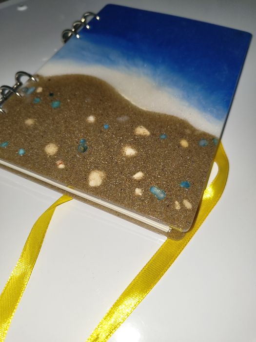 Коледни фигурки, подаръци, ръчна изработка от епоксидна смола