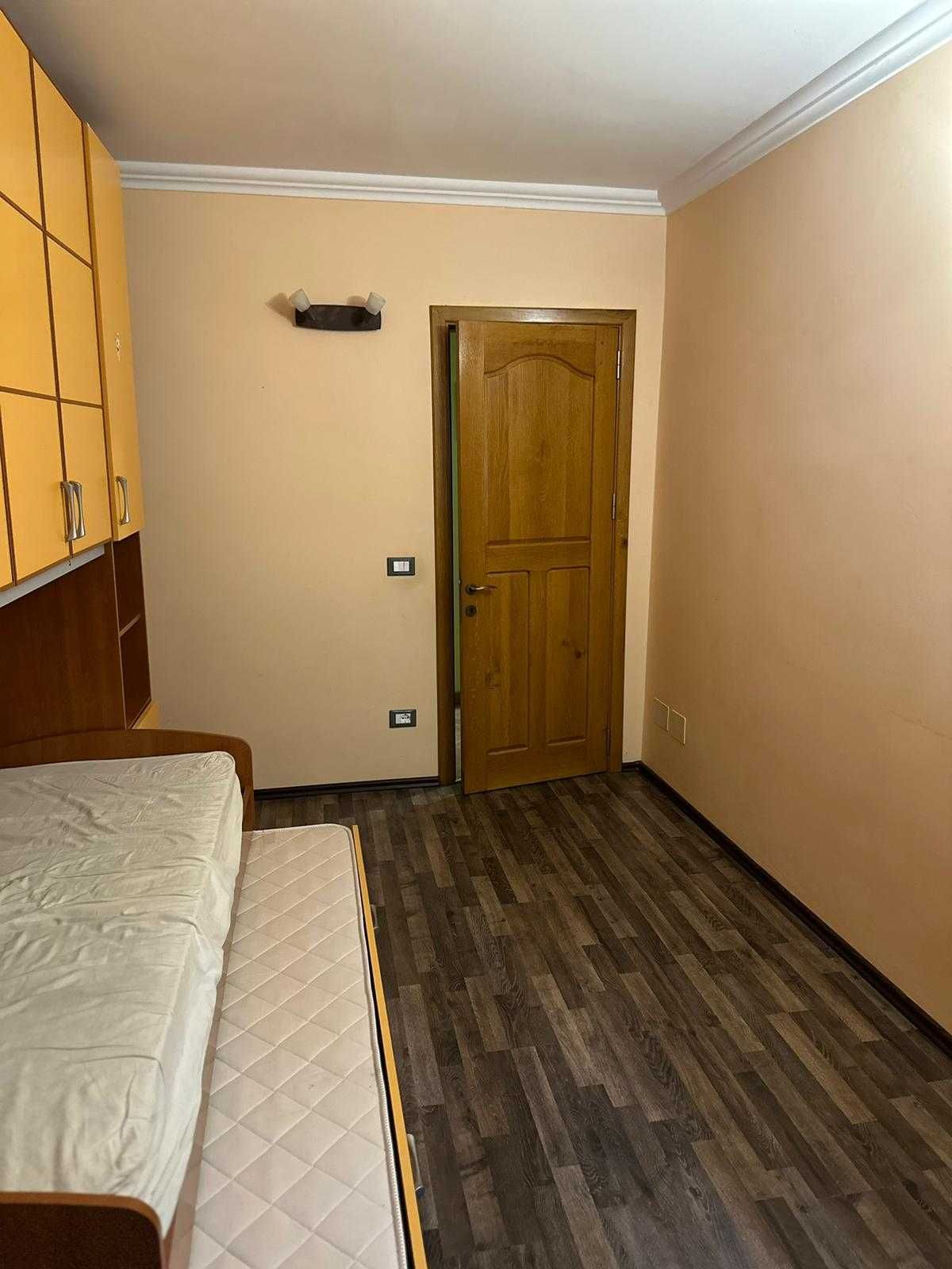 Vand apartament 2 camere,parter cartier Traian Ramnicu Valcea