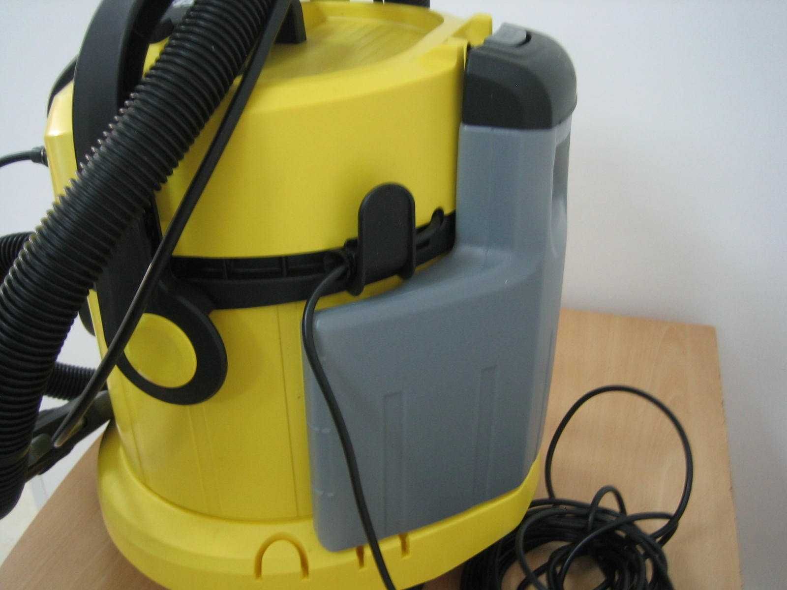 Перяща прахосмукачка Karcher SE 4001