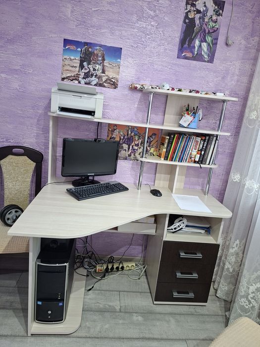 Компьютерный стол