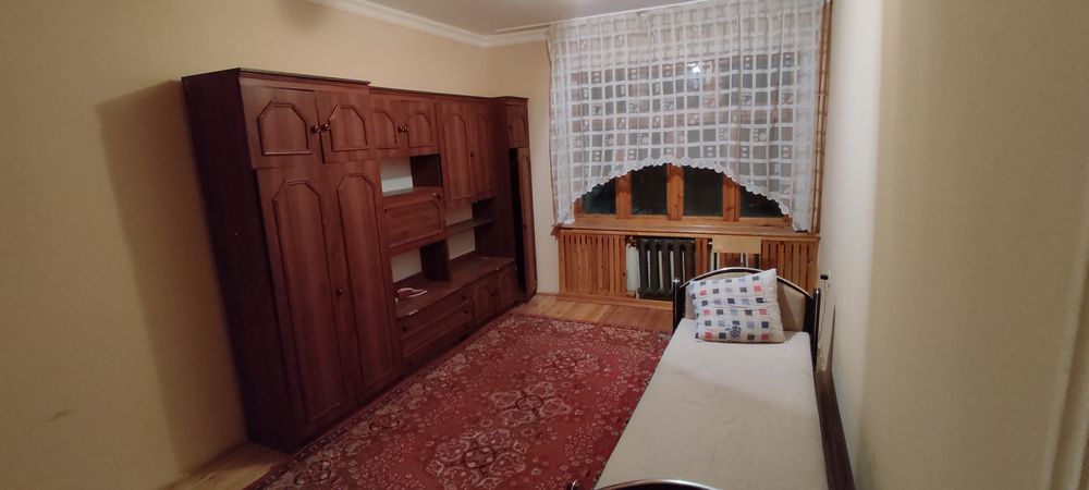 3 xonali xonadon sotiladi