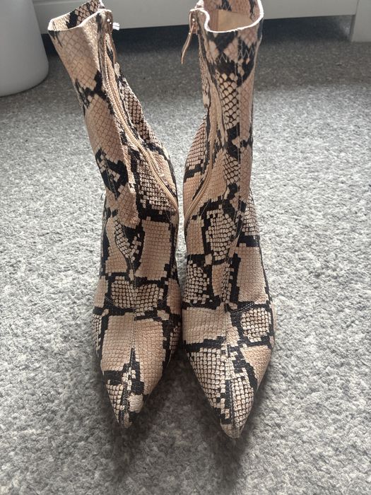 Боти в змийски принт