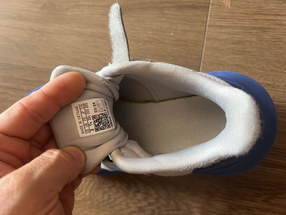 Продавам маратонки adidas