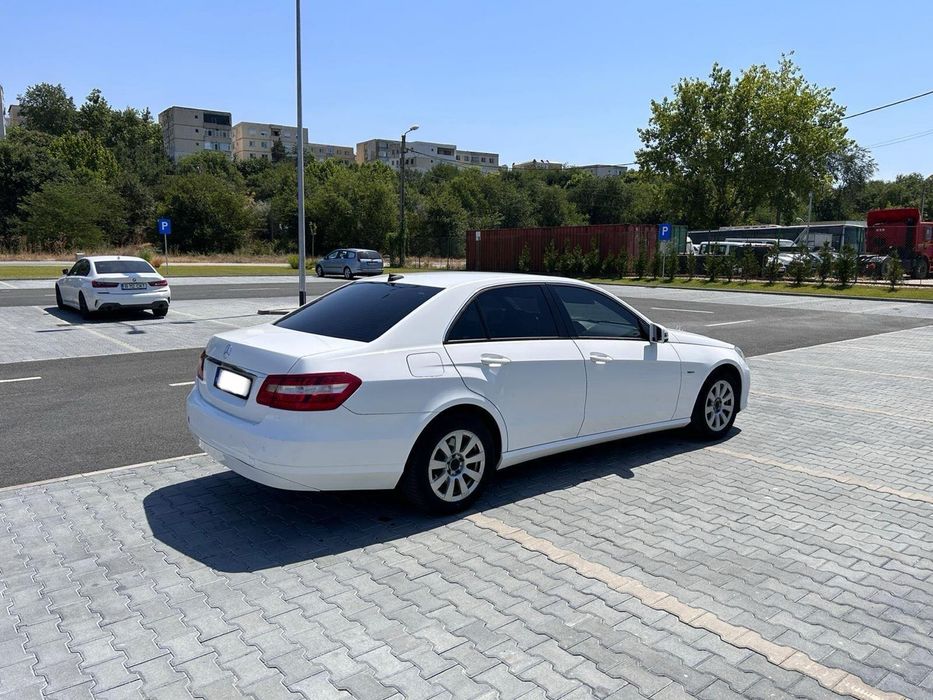 Mercedes-Benz E-Class E200