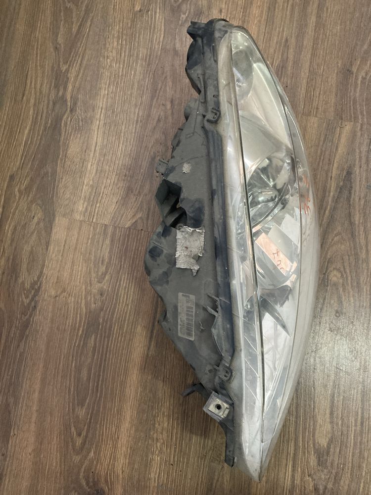 Ляв фар за Peugeot 307 / Пежо 307 2004г