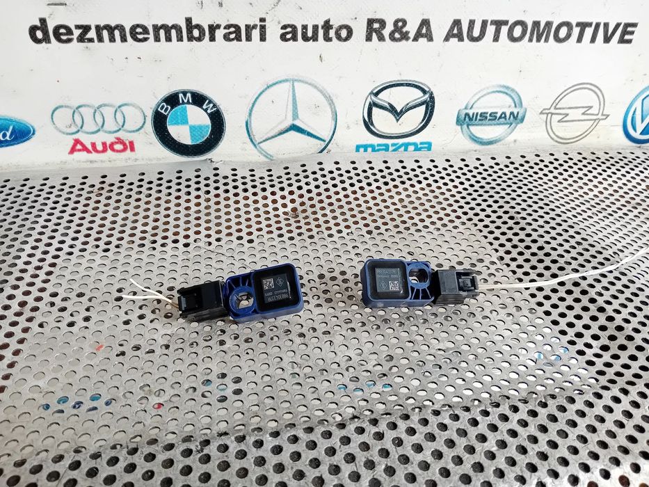 Senzori Senzor Impact Dacia Duster 2010-2017 Cod 988304337R