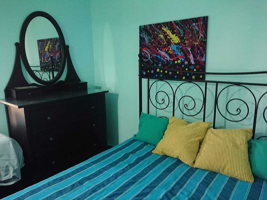 Închiriez/vând garsonieră MARE în Cosmopolis