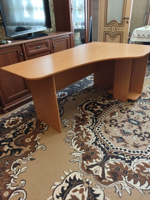 Стол компьютерный