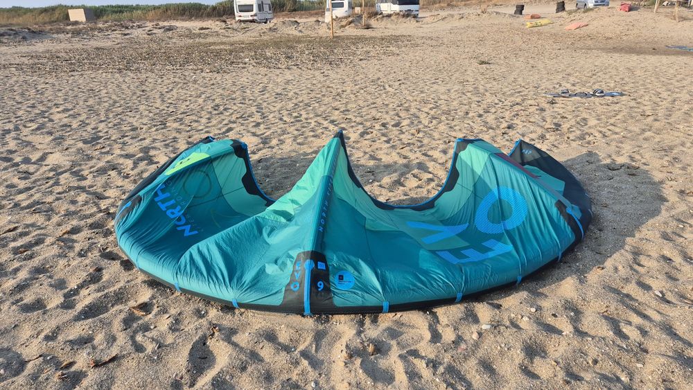 Kitesurf kite North Duotone Evo 9 metri