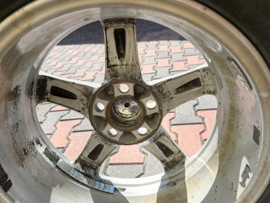 Vând jante aliaj 215/60 R16 cu cauciucuri de iarna 1200 lei