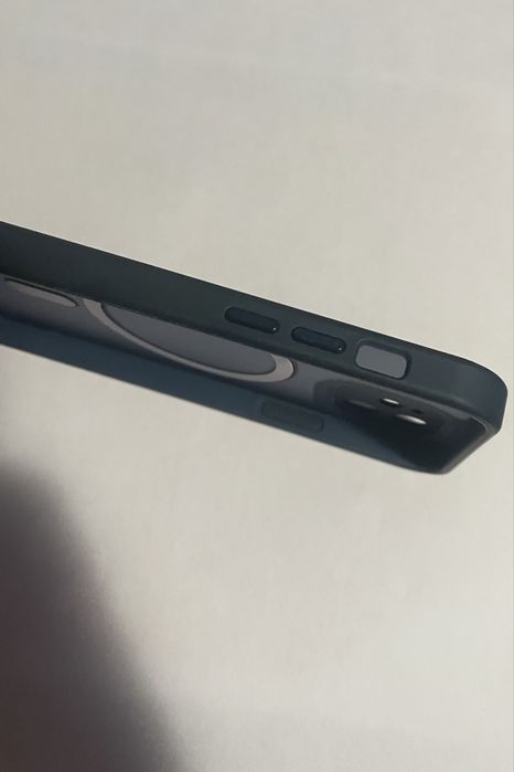 Husa iphone 12 putin utilizata