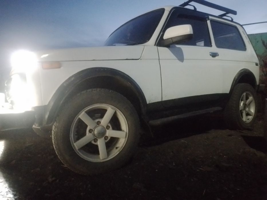 Продам Ниву 21214.