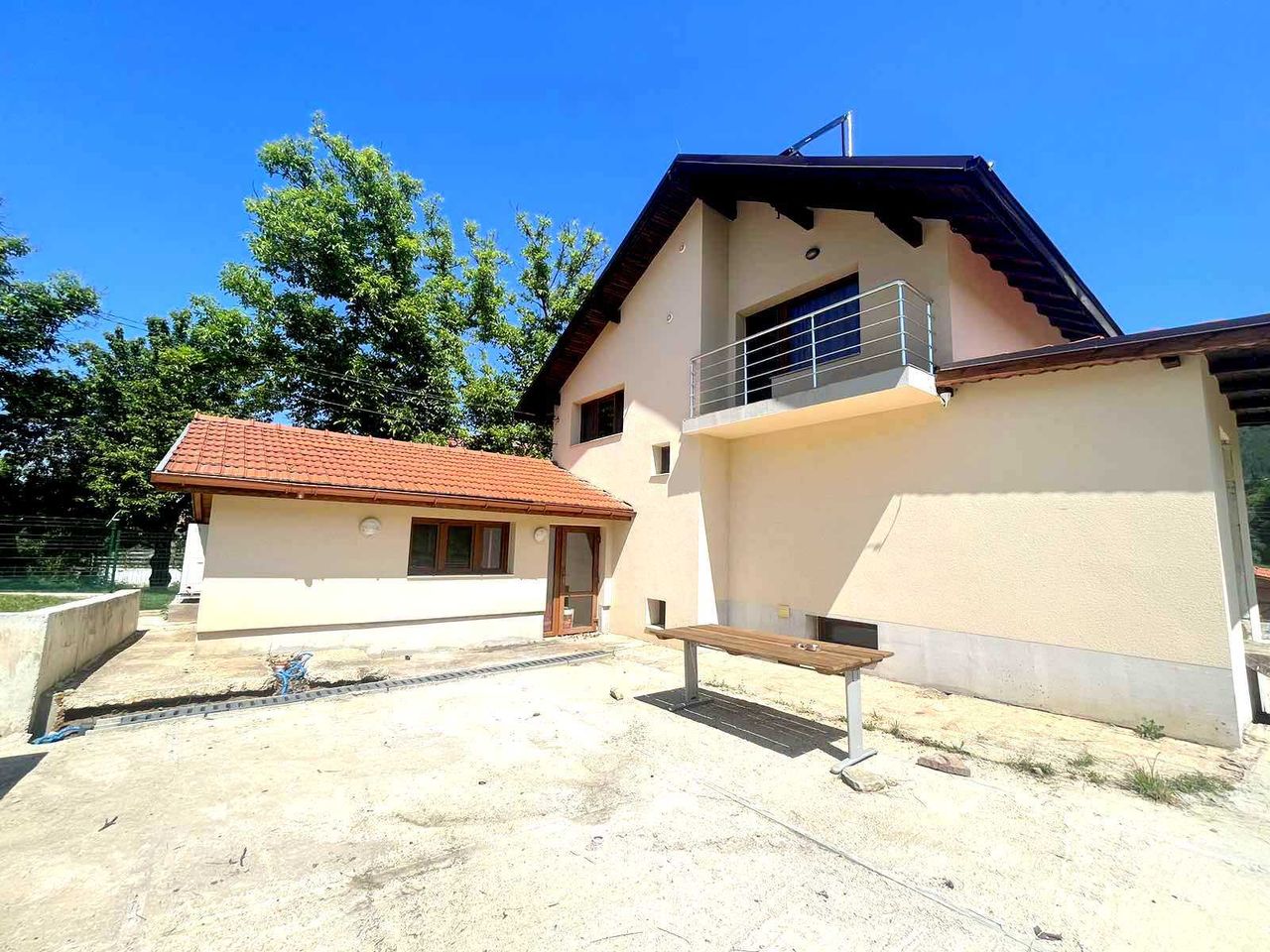 Продава се Къща в с. Дръмша, Област София-област - 200 кв.м за 1625 €/кв.м - Снимка #2